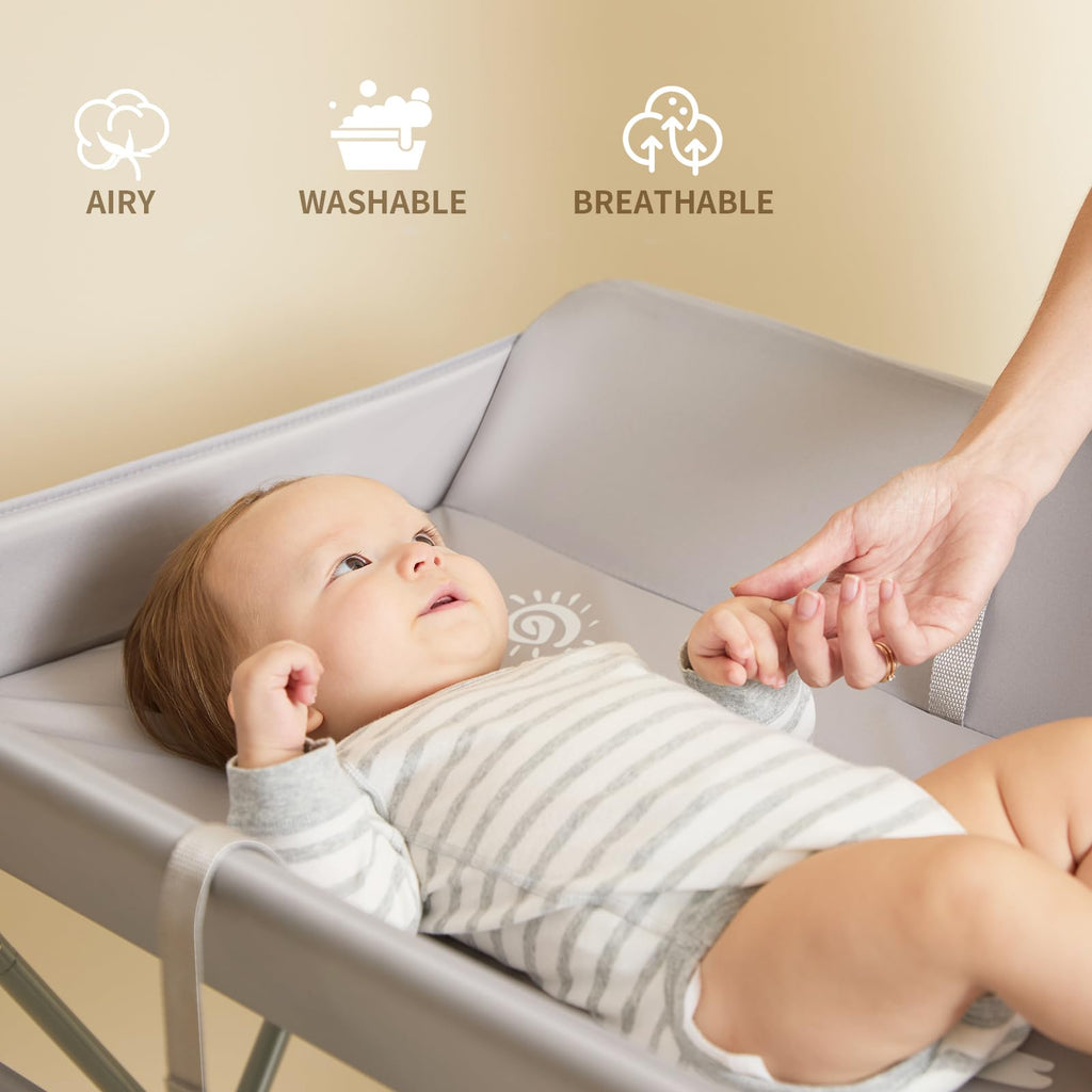 Foldable Baby Changing Table with Wheels B902